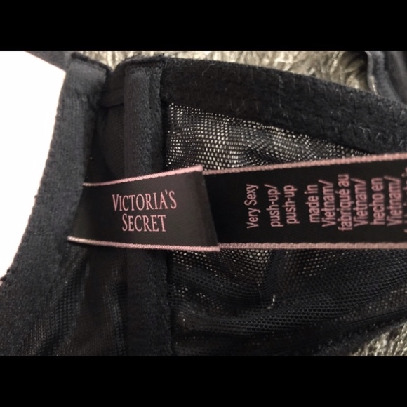 Very Sexy Close Front Bra - Picture 3 of 4